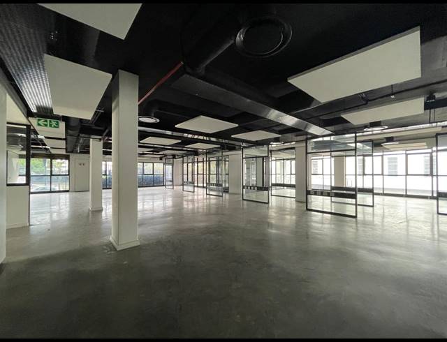 2,592M² OFFICE TO LET IN BRYANSTON